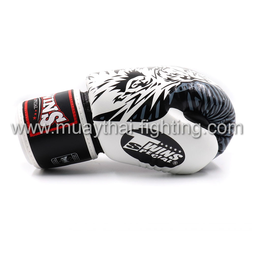 Twins Fancy Boxing Gloves Wolf FBGVL3-50 white
