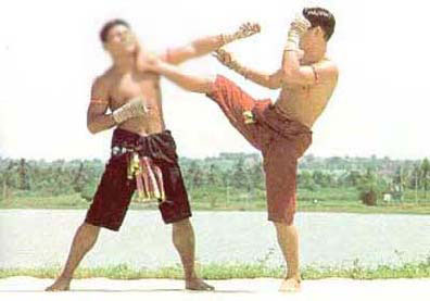 Look Mai Muay Thai Batha Loob Pak